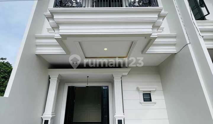 Rumah 2 Lantai Mewah Dekat Ke Stasiun Depok