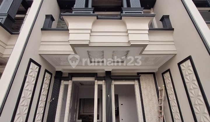Rumah Mewah 2 Lantai Dekat Ke Stasiun Depok Rumah Mewah 2 Lantai Dekat Ke Stasiun Depok