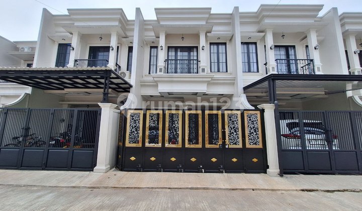 Rumah Mewah 2 Lantai SHM 3 KT Dekat Ke Stasiun Depok