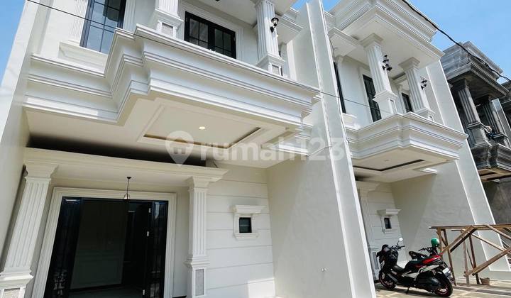 Rumah Mewah Siap Huni Dekat ke Stasiun Depok & 5 Menit ke Tol Margonda Depok Rumah Mewah Siap Huni Dekat ke Stasiun Depok & 5 Menit ke Tol Margonda Depok