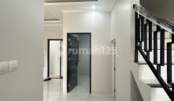 Rumah Modern 2 Lantai di Jkaarta Timur