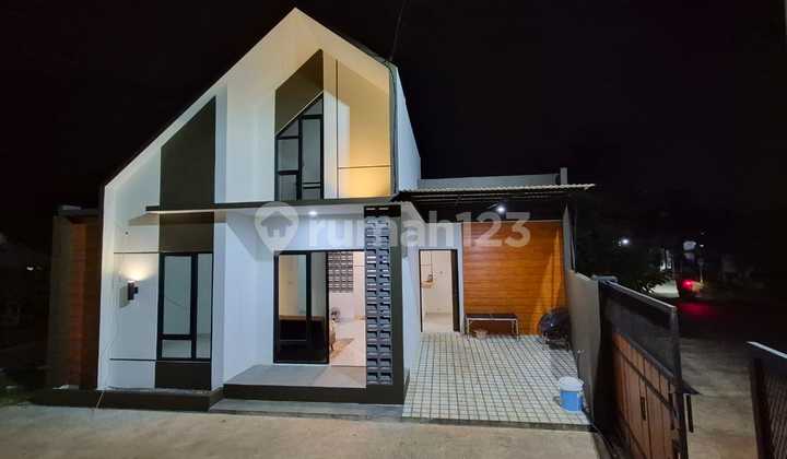 Rumah 1 Lantai Cantik Siap Huni Lokasi Sangat Strategis