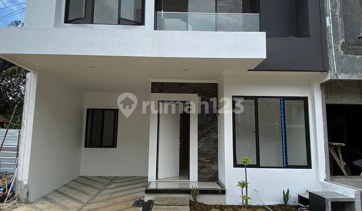 2.5-Storey Ready-to-Occupy House Near Pamulang Toll Road