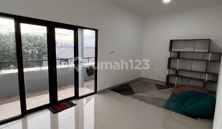 Rumah Siap Huni 3 Lantai di Bojong Sari Rumah Siap Huni 3 Lantai di Bojong Sari