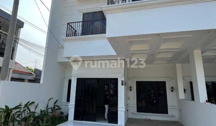 Luxury 2-Story House. Only 5 Minutes to Sawangan Toll Road, Depok.