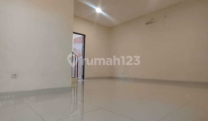 2-Story House Ready to Occupy, Strategic Location in Cimanggis, Depok 2-Story House Ready to Occupy, Strategic Location in Cimanggis, Depok