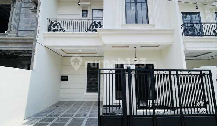 Rumah Mewah Lokasi Dekat Ke Stasiun Depok 1