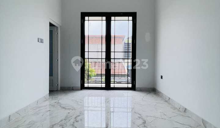 Rumah Mewah 2 Lantai Siap Huni Cukup Jalan Kaki Ke.stasiun.depok 2