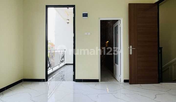 Rumah Termewah Dekat Ke Stasiun Depok 2