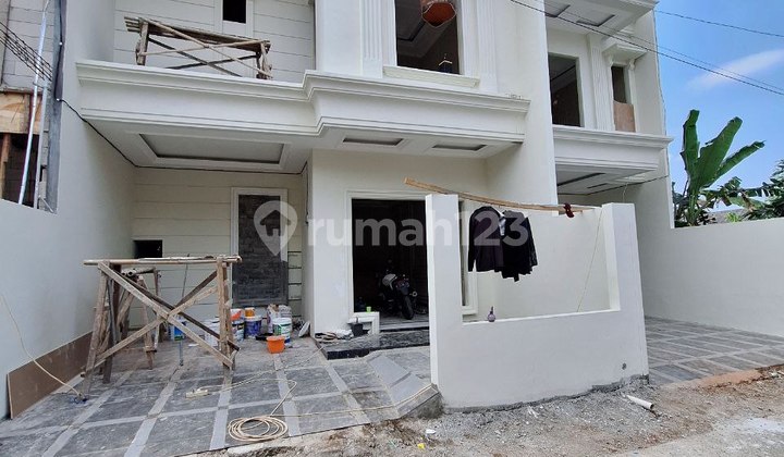 Rumah Mewah 2 Lantai Dekat Ke Stasiun Depok Rumah Mewah 2 Lantai Dekat Ke Stasiun Depok