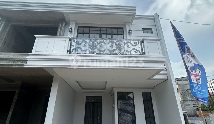 Rumah Modern 2 Lantai di Jkaarta Timur