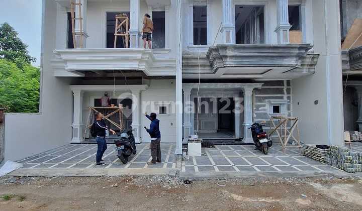Rumah Mewah 2 Lantai Dekat Ke Stasiun Depok 2