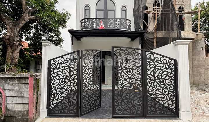 American Classic 3 Lantai di Joglo Jakarta Barat