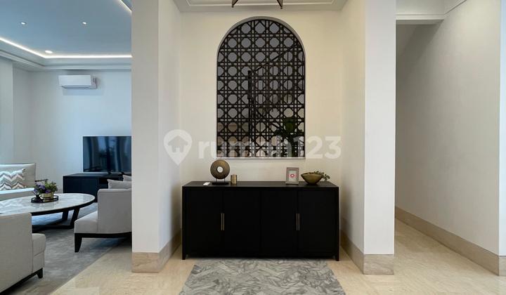Rumah 3 Lantai Super Mewah + Swimming Pool Lokasi di Kebayoran Baru Jakarta Selatan