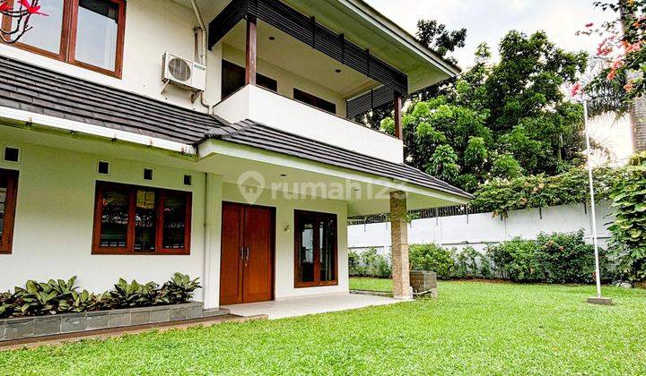 Rumah Mewah Konsep Tropis Semi Furnished Di Jakarta Selatan 1