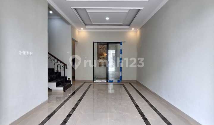 Rumah 2 Lantai Gaya Classic Di Harjamukti Cibubur  2