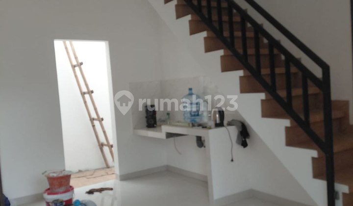 Hunian 2 Lantai Termurah Dekat ke Stasiun Depok 2