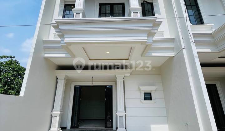 Rumah Mewah 2 Lantai Siap Huni 5 Menit ke Tol Margonda Depok Rumah Mewah 2 Lantai Siap Huni 5 Menit ke Tol Margonda Depok