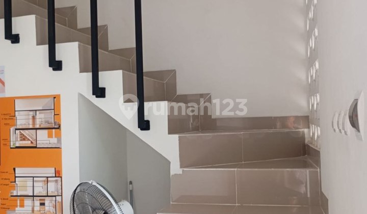 Town House Mewah 2 Lantai Murah Di Kalimulya Depok 1