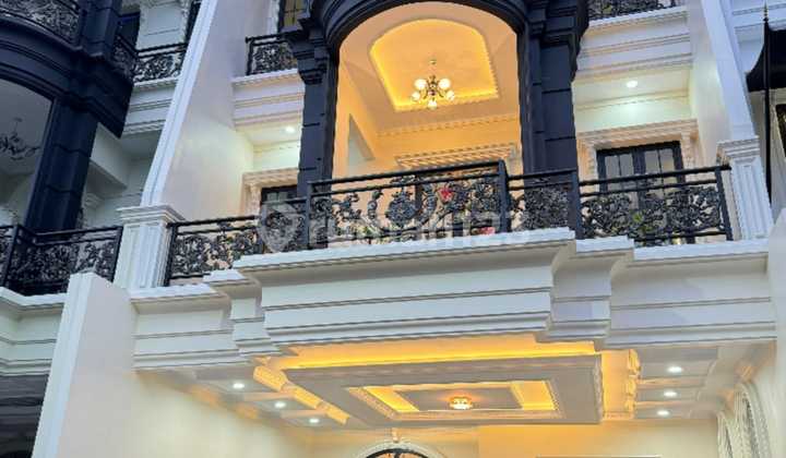 American Classic 4 Lantai + Rooftop Dalama Town House Besar Langsung Jalan Raya Jagakarsa Jakarta Delatan 2