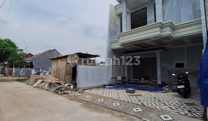 Rumah Mewah 2 Lantai Lokasi Dekat Ke Stasiun Depok