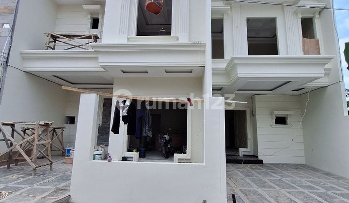 Rumah Mewah Dekat Ke Stasiun Depok Rumah Mewah Dekat Ke Stasiun Depok