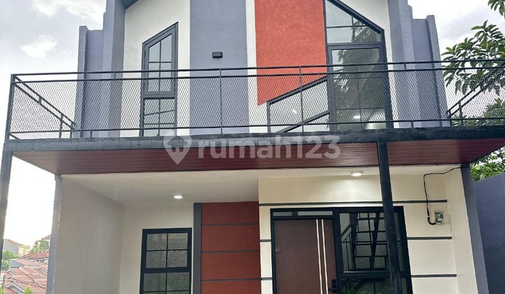 Rumah Mewah 2 Lantai Dekat ke Tol Desari