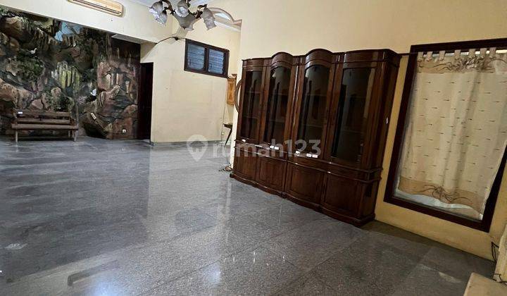 Rumah Manyar Kertoadi Surabaya Siap Huni