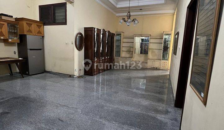 Rumah Manyar Kertoadi Surabaya Siap Huni