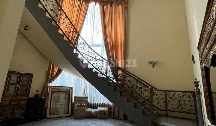Rumah Manyar Kertoadi Surabaya Siap Huni