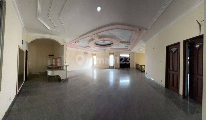 Rumah Manyar Kertoadi Surabaya Siap Huni