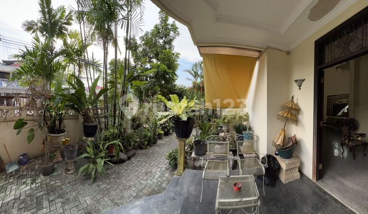Rumah Manyar Kertoadi Surabaya Siap Huni