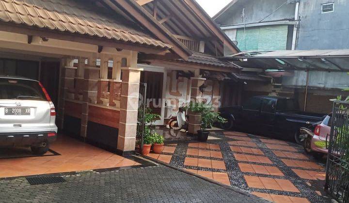 Dijual Rumah Strategis di Mampang Prapatan, Jaksel 1