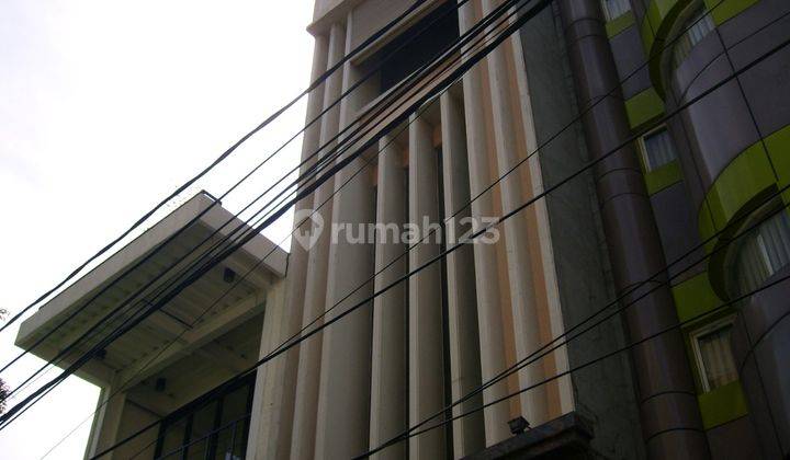 Dijual Gedung Kantor Strategis di Jl Palatehan Blok M Jaksel 1