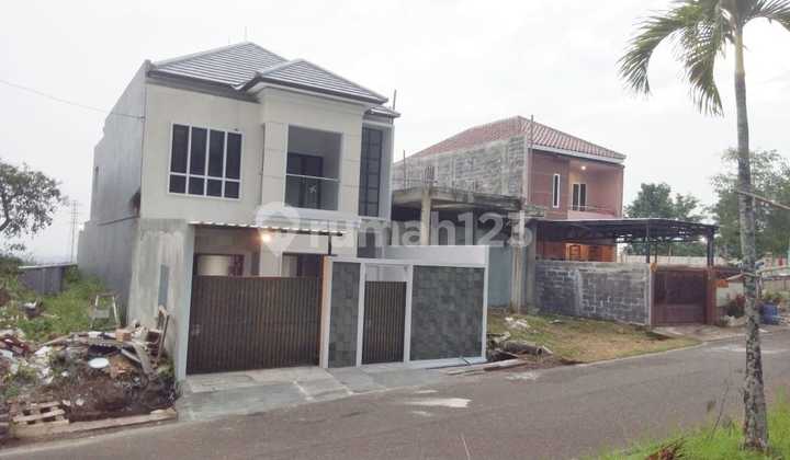 Dijual Rumah Bagus Dua Lantai Unfurnished SHM di Bukit Indah Regency, Semarang  1