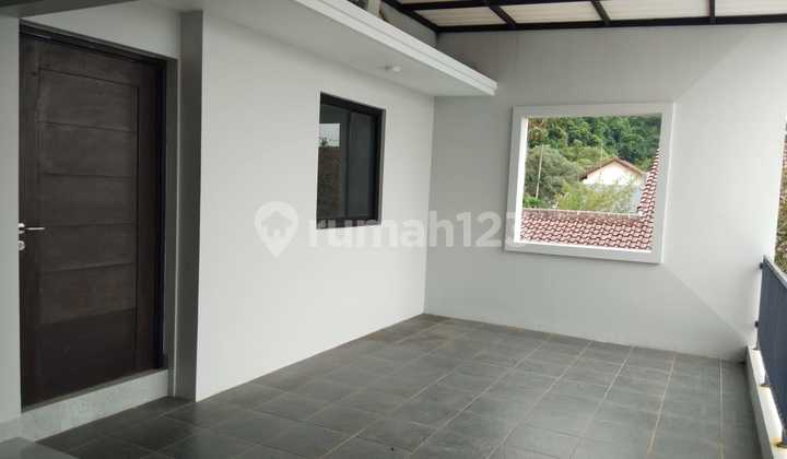 Dijual Rumah Bagus Dua Lantai Unfurnished SHM di Bukit Indah Regency, Semarang  2