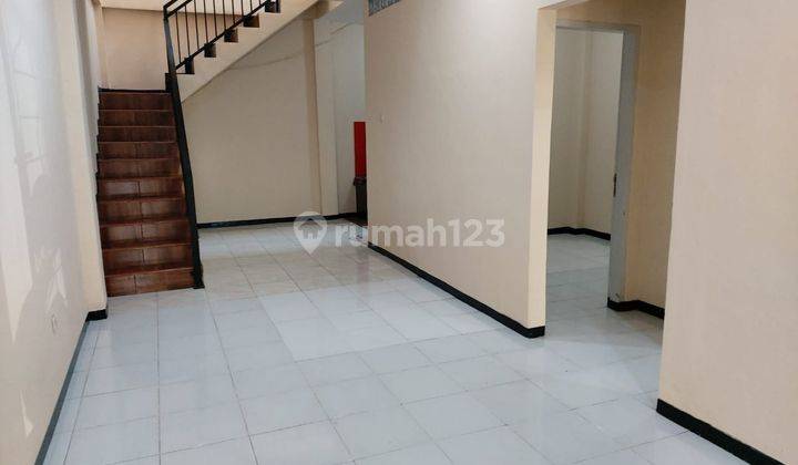 Rumah di kontrakan 4