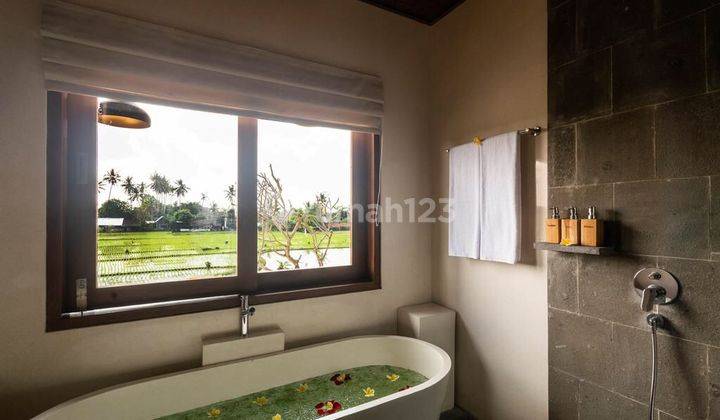 Private Villa With Mountain and Rice field Views In Ubud Bali 6