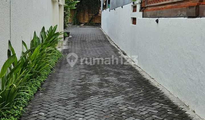Guest House Di Jalan Raya Kunti Seminyak Bali 2