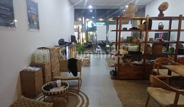Shop 2 Floors At Jalan Semat Canggu Bali