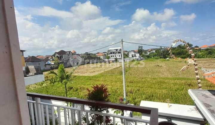 Indah Homestay dengan Pemandangan di Tepi Sawah Indah Homestay dengan Pemandangan di Tepi Sawah