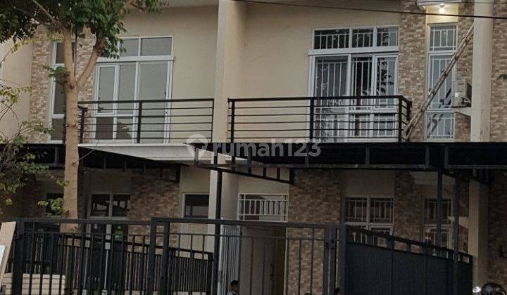 Rumah 2 lantai disewakan di Royal Palem - Taman surya 5 1