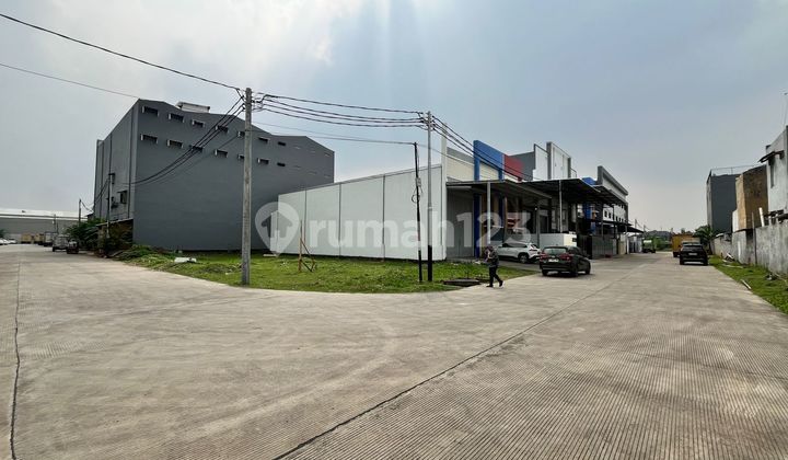Corner Lot 13,39x33 442m2 in Arcadia Warehouse Daan Mogot