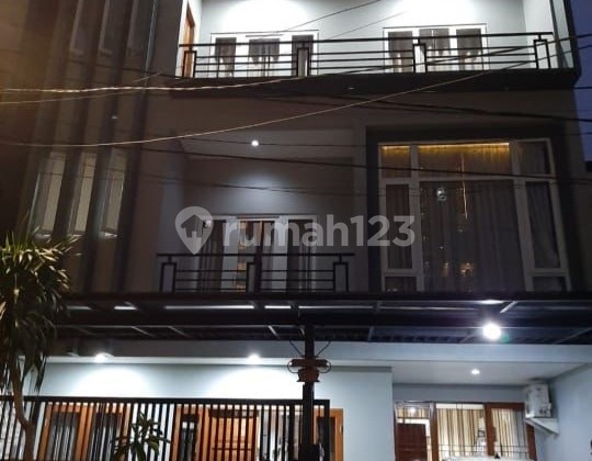 Luxury House Graha Sunter Pratama 3 Floors 9x15 5 Bedrooms SHM Semi Furnished 2