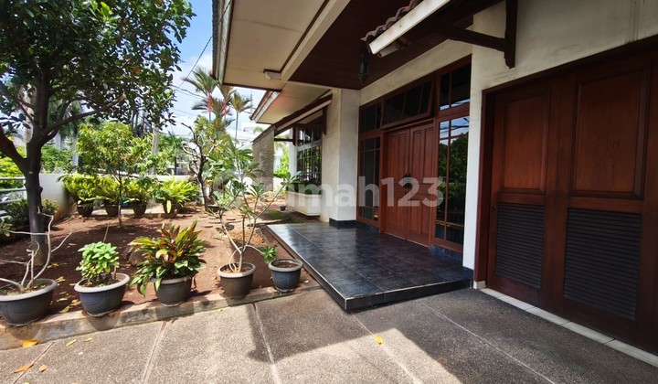Rumah Megah Hoek Puri Indah 508m SHM Semi Furnish Kokoh Full Jati 2