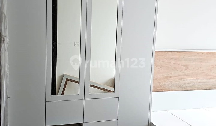 New Millennial House SHM Fully Furnished 8x10 Cluster Baltimore PIK2 4