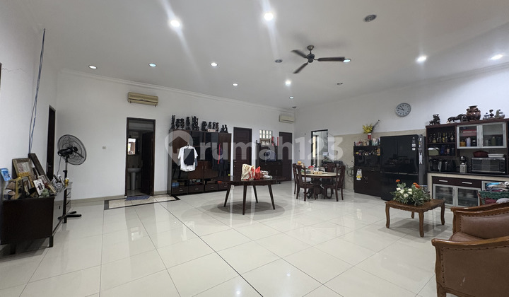 Rumah Hoek Luas 462M 4Kt Muat Parkir 2 Mobil di Komplek Pluit Selatan 2