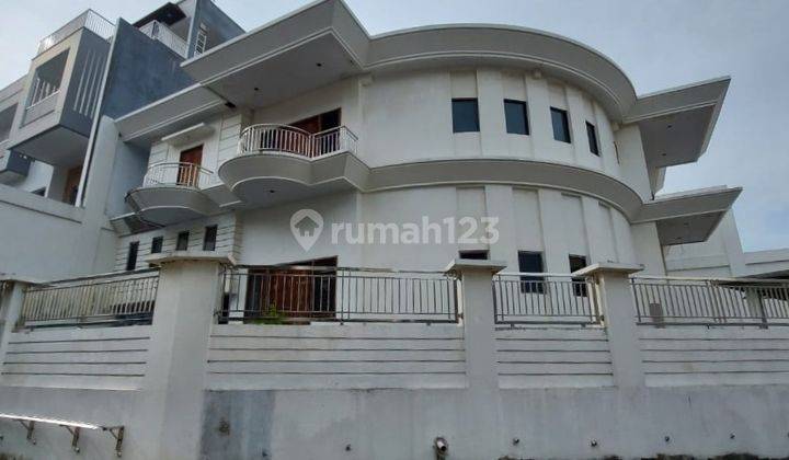 Rumah Hoek 2lt 22x25 550m2 7kt di Pantai Mutiara Jakarta Utara 1