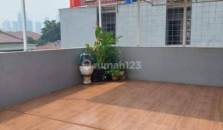 Rumah Bendungan Hilir 2,5lt 7x18 126m2 4kt SHM di Tanah Abang 2