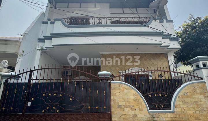 Rumah Megah Semi Furnished Bonus Tanah 240m 3+1KT di Sunter Agung
